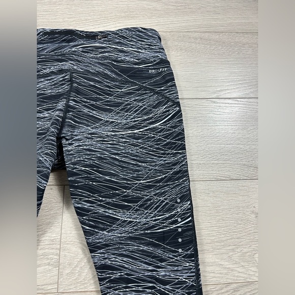 Nike Epic Power Printed Run Leggings - Picture 5 of 16